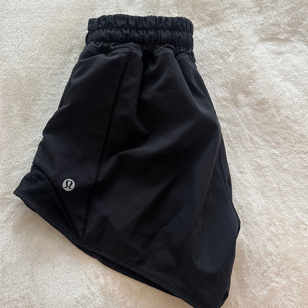Lululemon Hotty Hots shorts